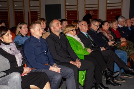 ‘‘Korenine preteklosti, sadovi prihodnosti” (12)